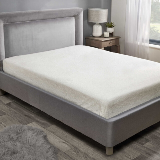 Shruthi Sateen Fitted Sheet
