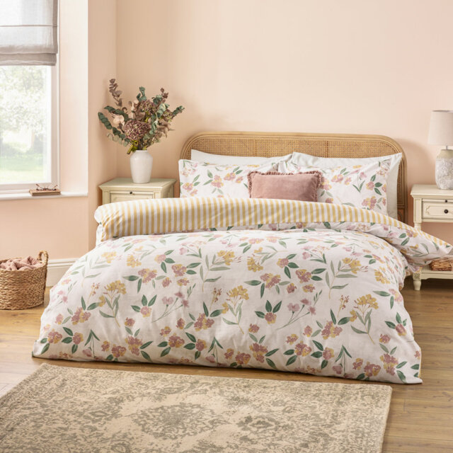 Betsie Yellow Cotton Reversible Bedding Set