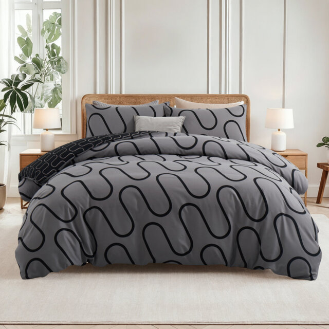 Dual Pattern Reversible Brushed Microfiber Printed Duvet Cover Set With Matching Pillow Covers