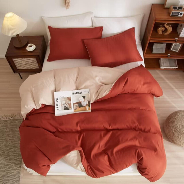 Polyester Solid Colour Duvet Cover Set with Pillowcases Included