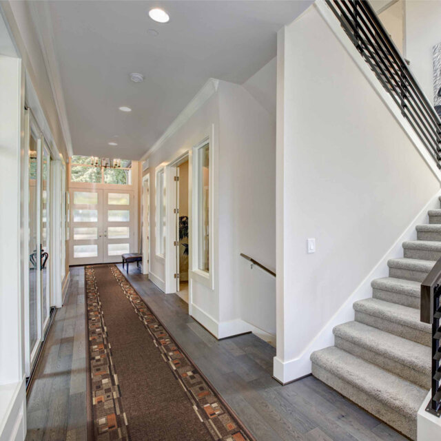 Bainbridge Island Looped/Hooked Dark Brown Indoor Rug
