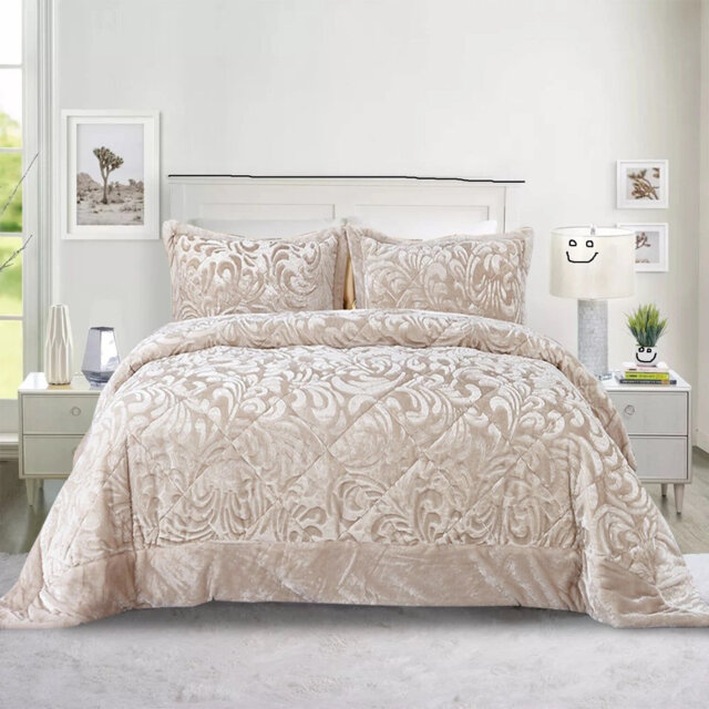 Bedspread with Pillow Shams Included