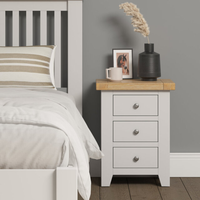 Windsor 47 cm W Bedside Table