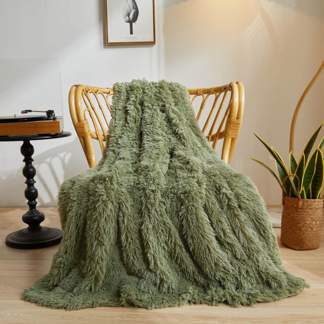 Luxury Faux Fur Blanket, Sage Green Soft Big Fluffy Throw, Shaggy Plush Decorative Couch Throw, Cute Furry Fuzzy Blanket For Bed Bedroom Living Room S