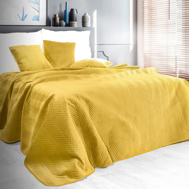 Gatik Polyester Solid Colour Bedspread