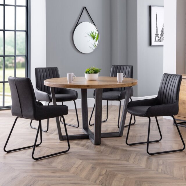 Armor 4 - Person Solid Oak Dining Set