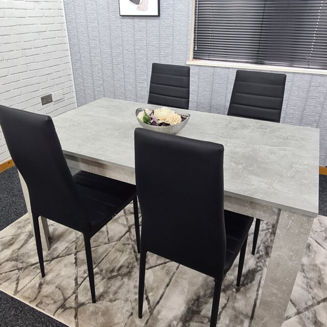 Schiavo 4 - Person Dining Set