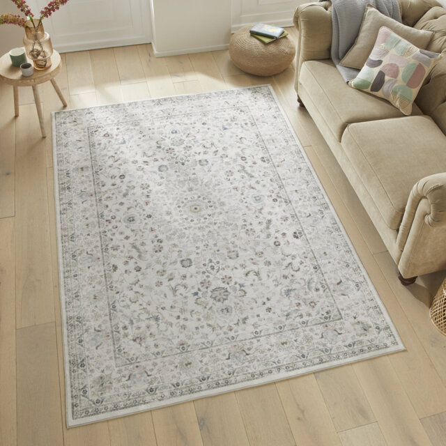 Traditional Cream Washable/Stain Guarded Area Rug