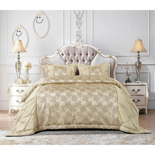 Bedspread with Pillow Shams Included