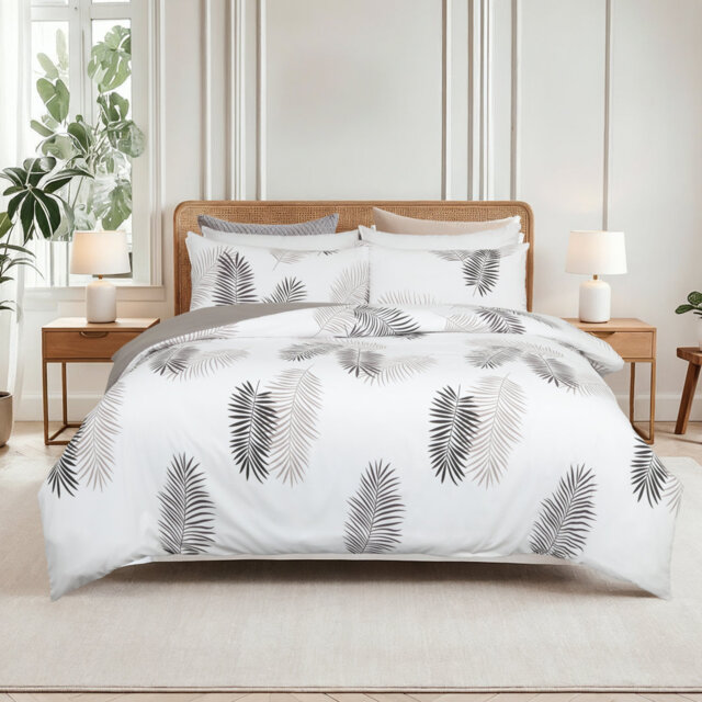 Dual Pattern Reversible Brushed Microfiber Printed Duvet Cover Set With Matching Pillow Covers
