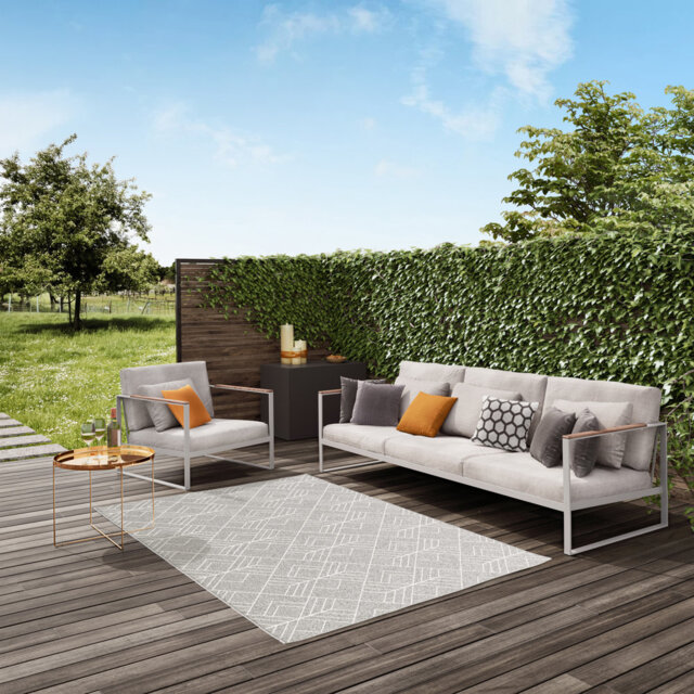 Pleione Geometric Indoor / Outdoor Area Rug
