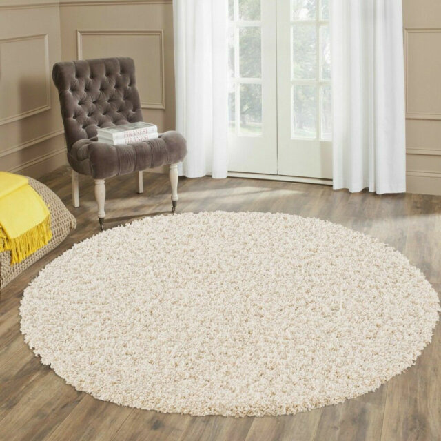 Aanuoluwa White Indoor / Outdoor Rug