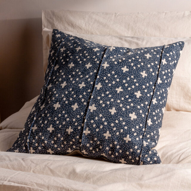 Helm Geometric Square Cushion