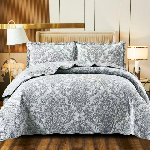 Polyester Patchwork Bedspread with Pillow Shams Included