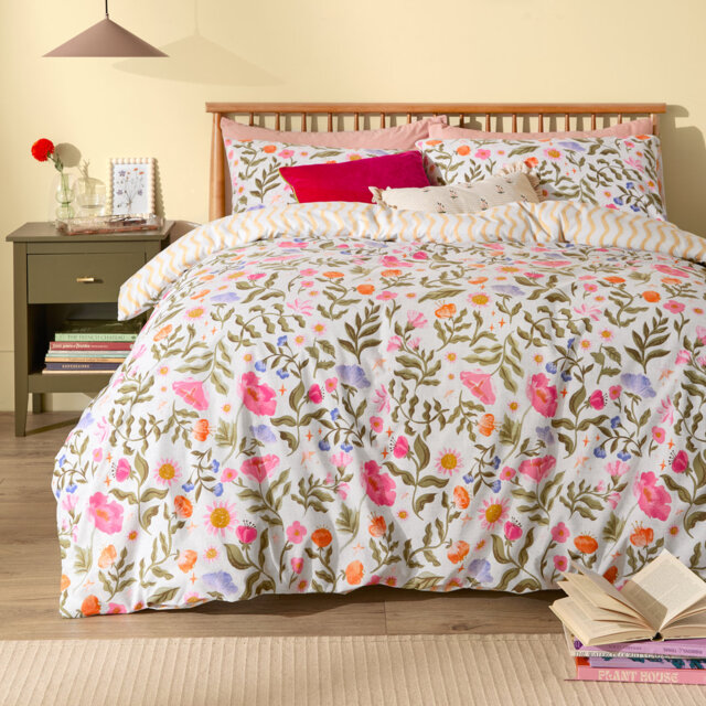 Summer Solstice Floral Duvet Cover Set with Pillowcases Included