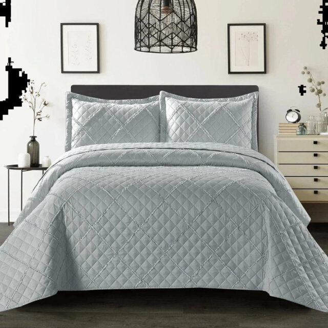 Luxury Quilted Modern Ruffle Bedspread Box Pattern Soft Comforter Bedding Set With Pillow Shams