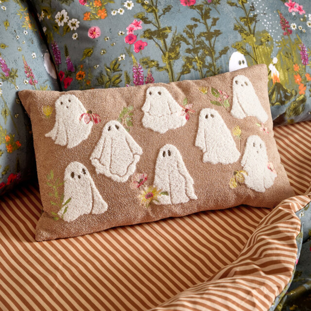 Bootanical Ghost Tufted Halloween Cushion Cover
