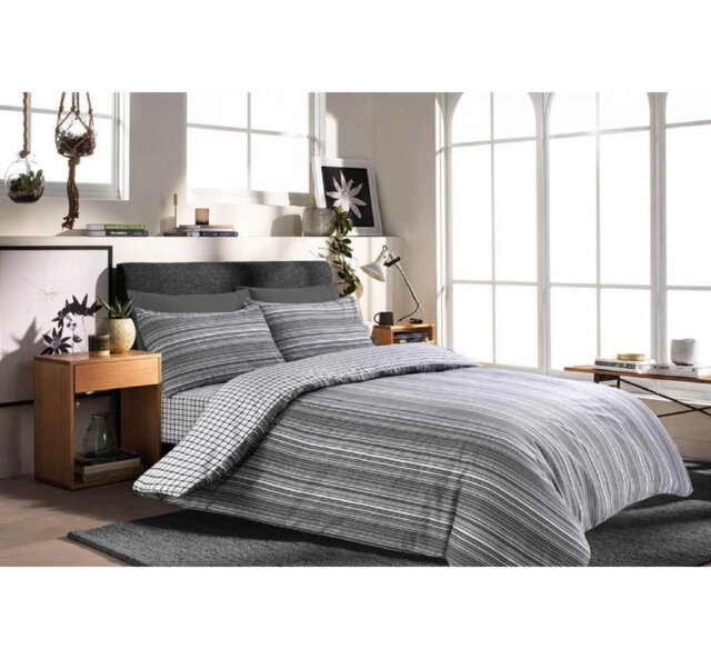 Cotton No Pattern Duvet Cover with Pillowcases Included