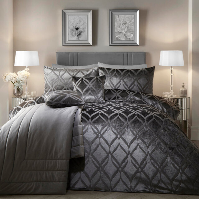 Velvet Geometric Shapes Duvet Cover Set with Pillowcases Included