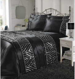 Akenside Polyester No Pattern Duvet Cover Set with Pillowcases Included