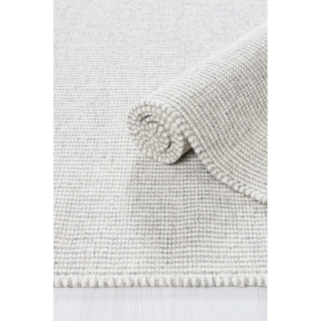 Nicasio Handwoven Wool White Rug