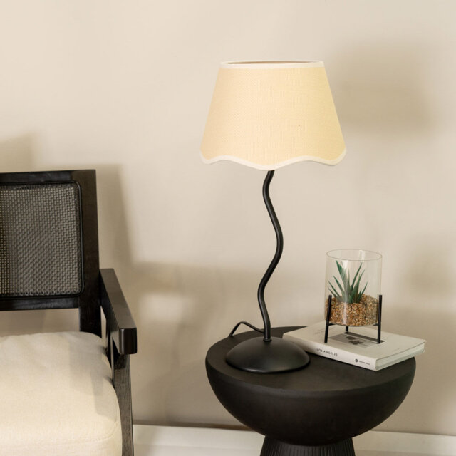 Dakiyah Metal Table Lamp