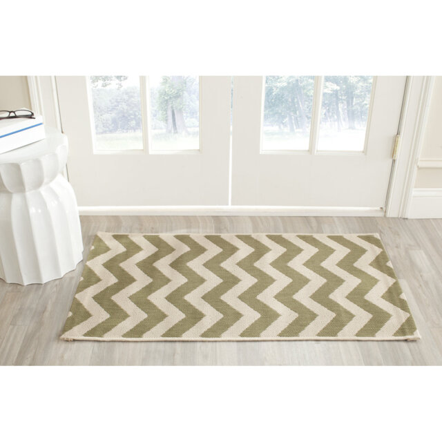 Camellia Chevron Hand Woven Indoor / Outdoor Area Rug