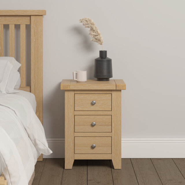 Windsor 47 cm W Bedside Table