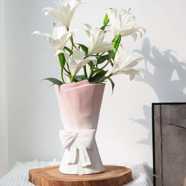 "Charming 9.64"" Green Ceramic Bow Vase - Ideal Decor & Gift for Women"