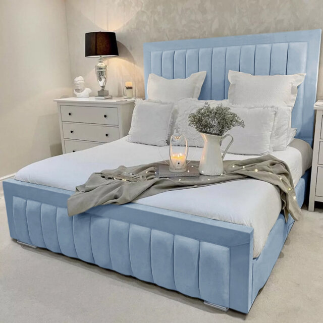 Alondrea Upholstered Panel Bed