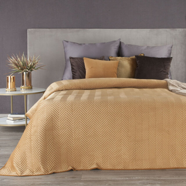 Gatik Polyester Solid Colour Bedspread