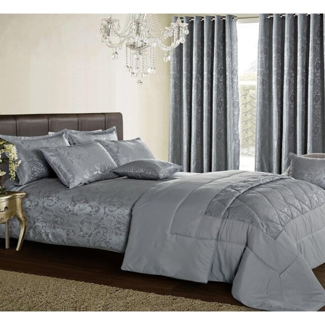 Cleo Quilted Bedspread Set Polyester Bed Throw with Pillow Shams