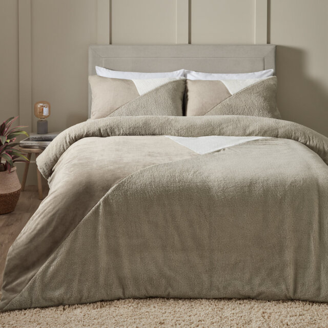 Cosy Larsson Geo Fleece Duvet Cover Set