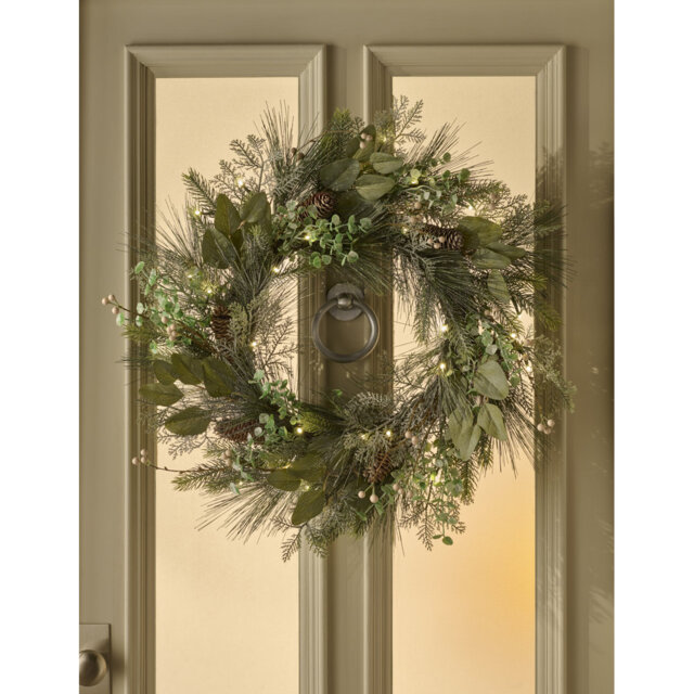 MISTLETOE PINE - 26 Inch Wreath with 50 8 Function Lights