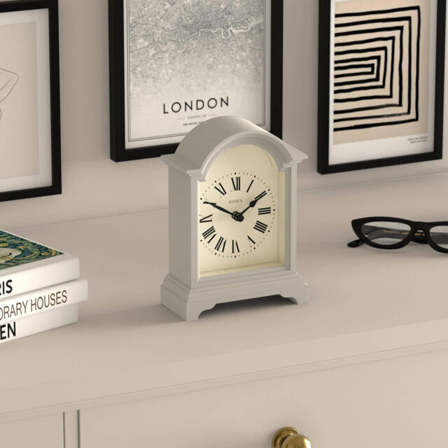 Roman Numeral Plastic / Acrylic Quartz Movement / Crystal Tabletop Clock