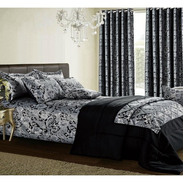 Cleo Quilted Bedspread Set Polyester Bed Throw with Pillow Shams