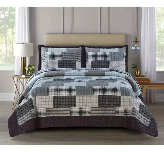 Newlin Polyester Patchwork Bedspread with Pillow Shams Included