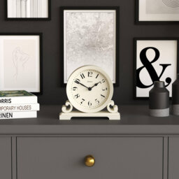 Analogue Plastic / Acrylic Quartz Movement / Crystal Tabletop Clock