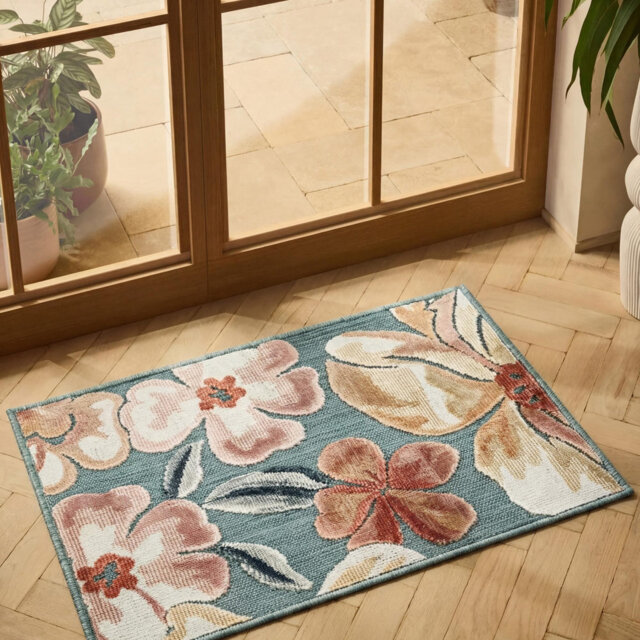 Floral Indoor / Outdoor Area Rug