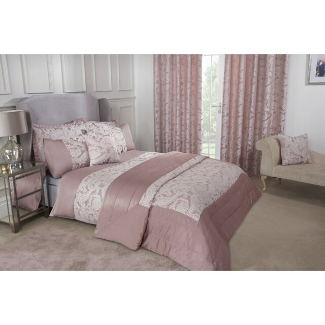 Duchess Polyester Paisley Duvet Cover Set with Pillow Shams Included
