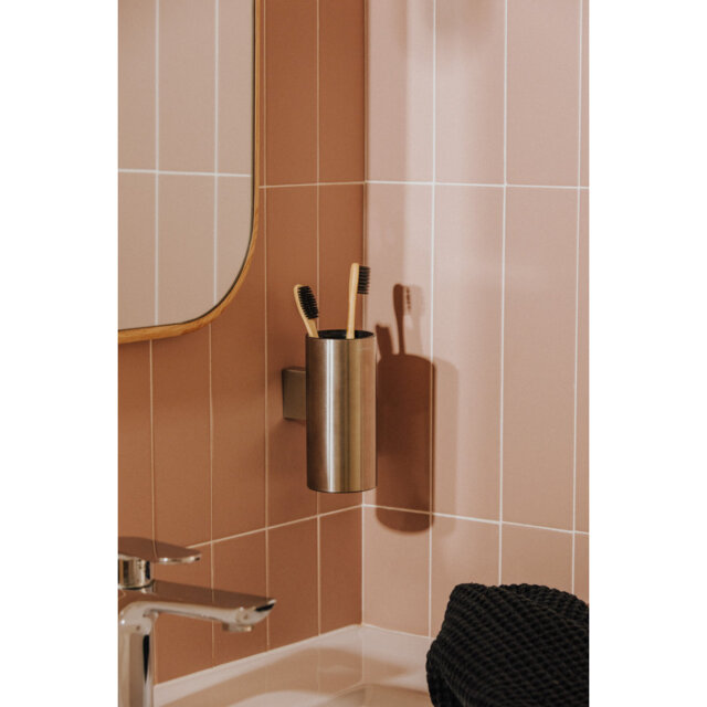 Ivy Bronx Tooth Brush Holder made of Stainless Steel