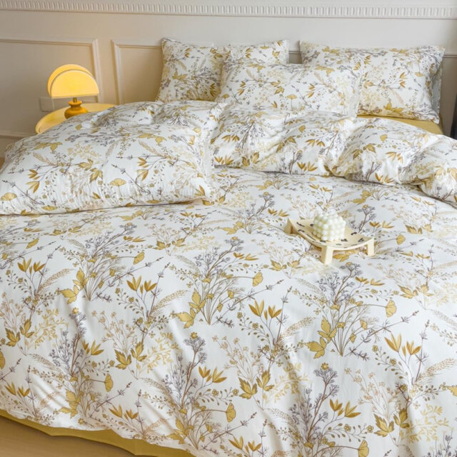 Polyester Floral Duvet Cover with Pillowcases Included