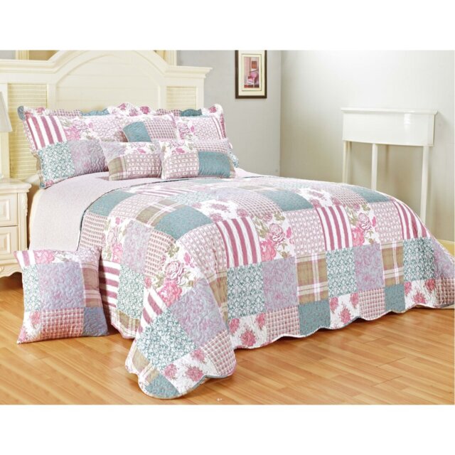 Vergas Polyester Patchwork Bedspread with Pillowcases Included