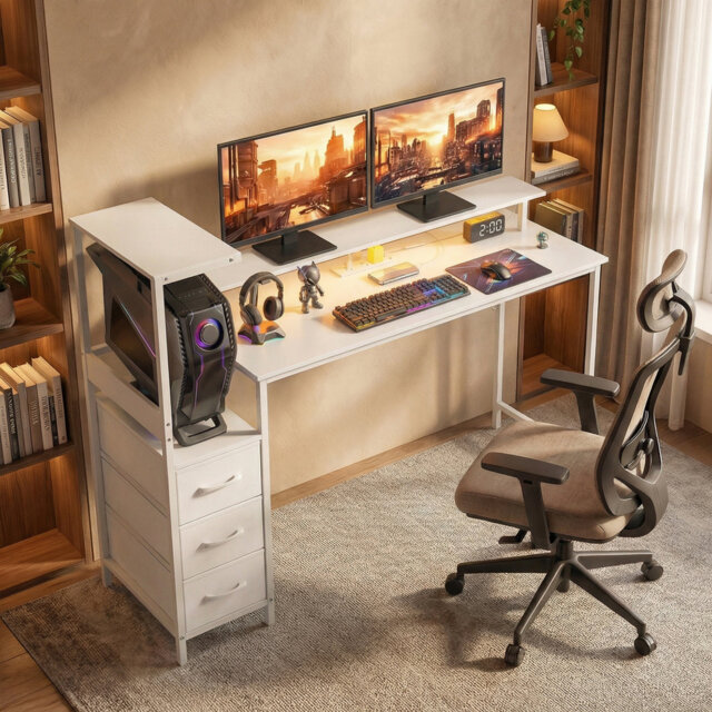 HOMCOM 147 cm Gaming Desk with Adjustable Reversible CPU Stand RGB