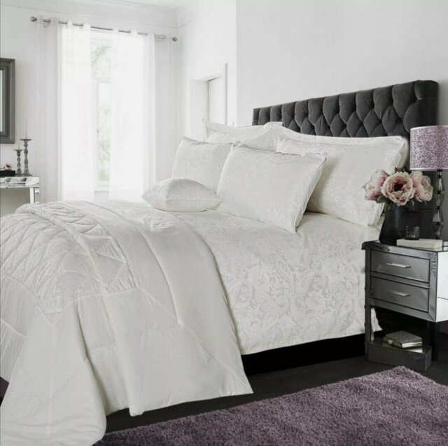 Dieter Polyester Paisley Bedspread with Pillowcases Included