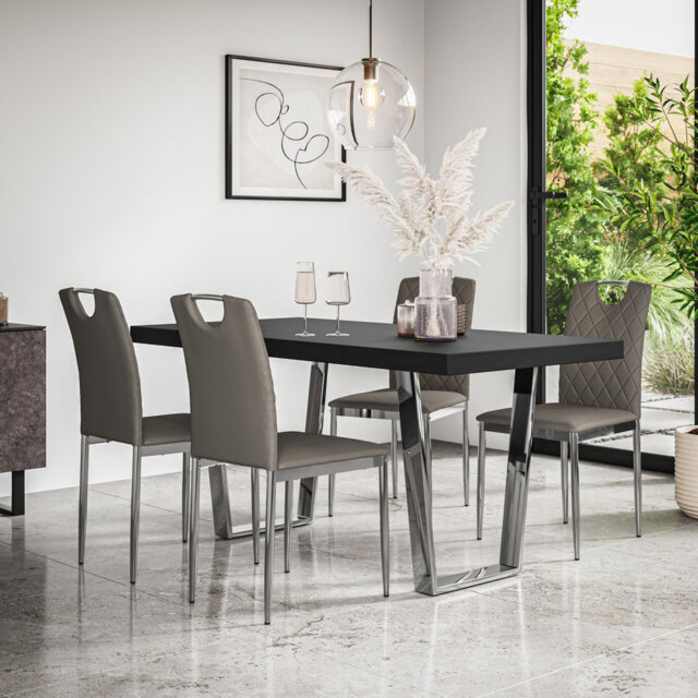 Davius 6 - Person Dining Set