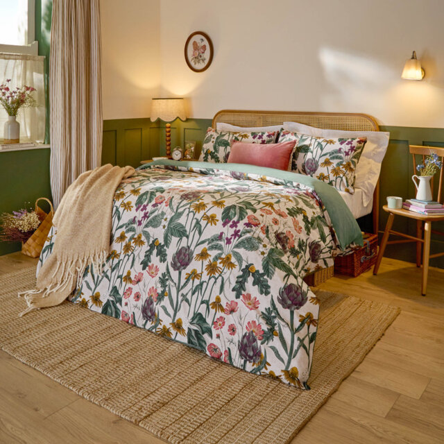 Cotton Blend No Pattern Duvet Cover Set with Pillowcases Included