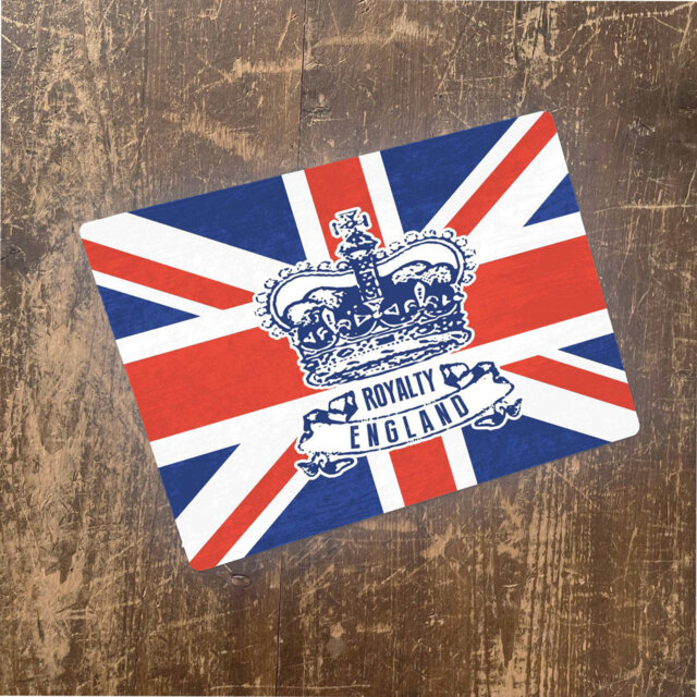 Grunge British With Crown Metal Wall DÃ©cor