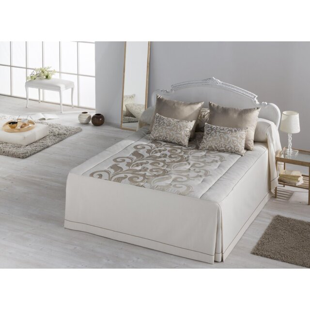 Harlee No Pattern Bedspread