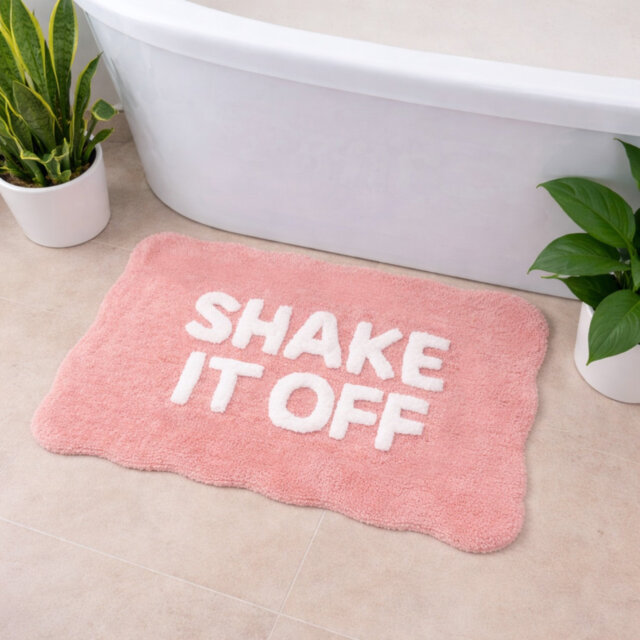 Shake It Off Slogan Scalloped Bath Mat